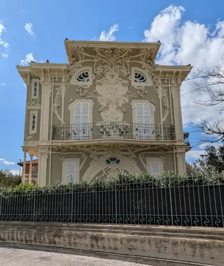 Villino Ruggeri, caolavoro di architettura liberty (Pesaro)